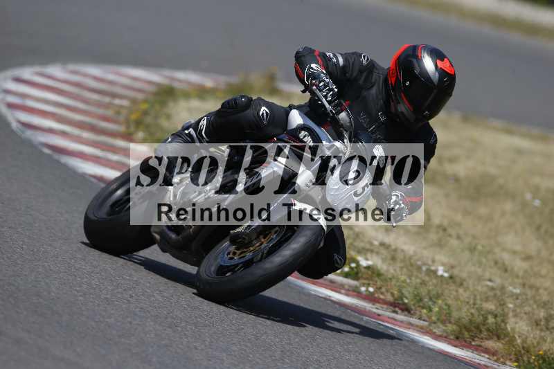 Archiv-2023/28 05.06.2023 Moto Club Anneau du Rhin/blanc-novice/25